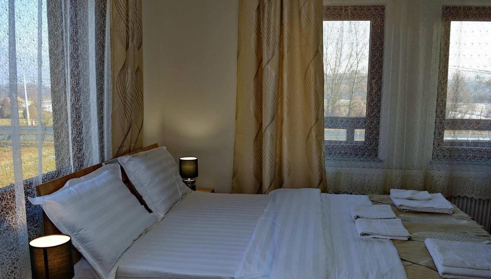 Casa Vadeanu Hotel Sighetu Marmatiei Luaran gambar