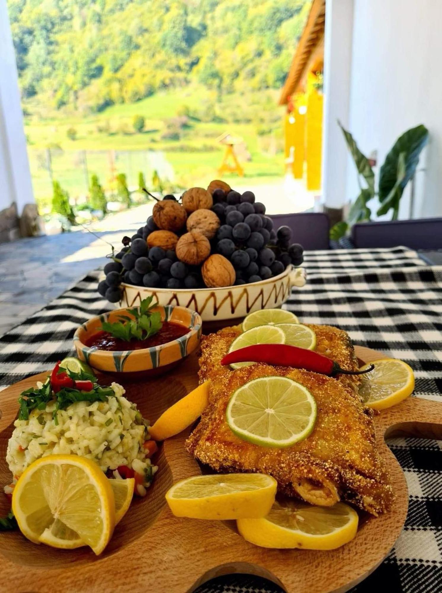 Casa Vadeanu Hotel Sighetu Marmatiei Luaran gambar